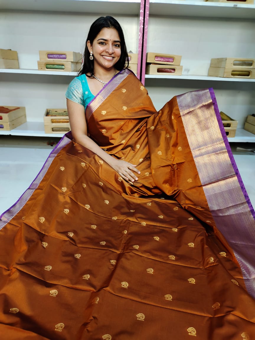 Gadwal offer sarees