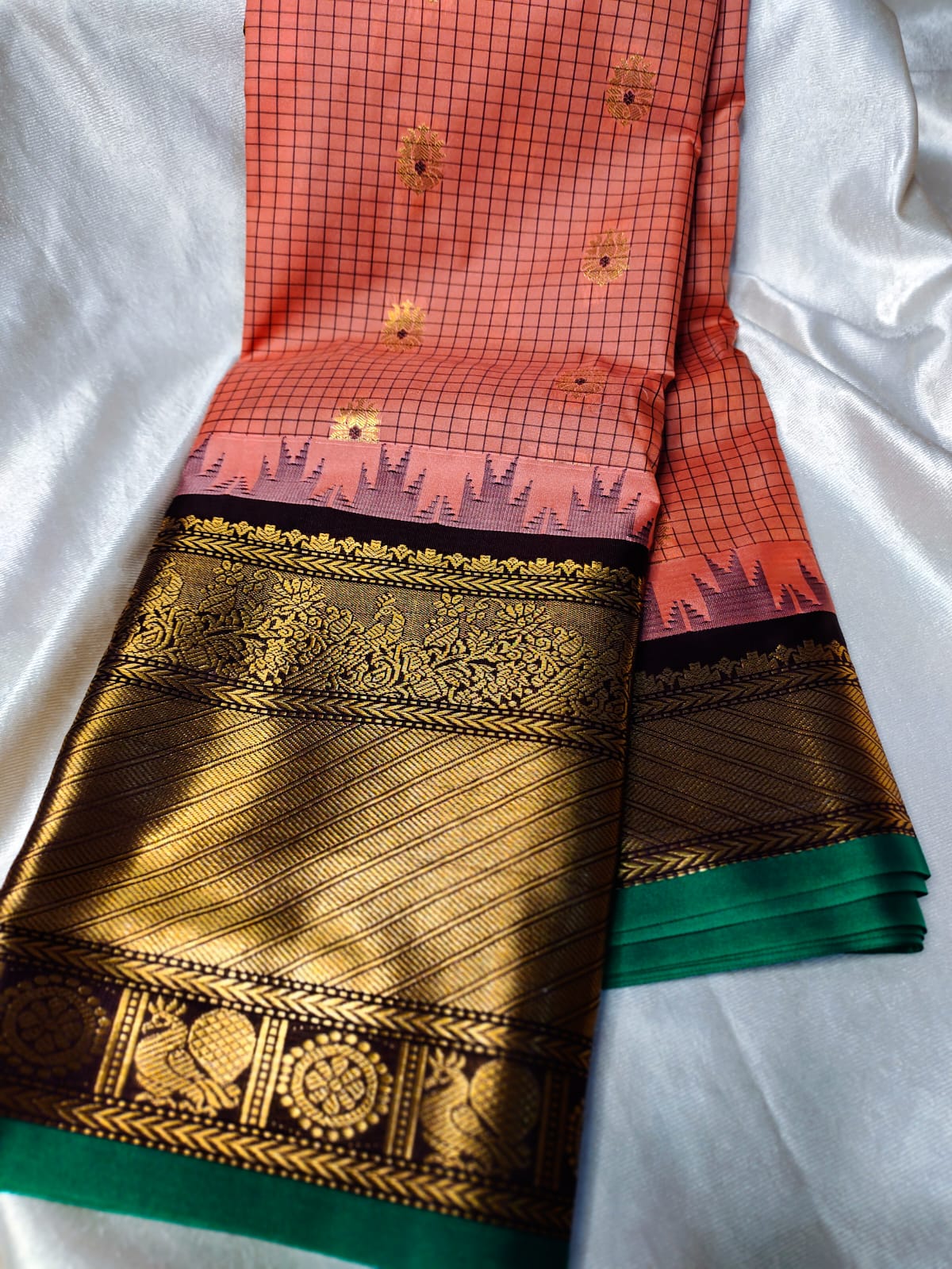 Vitange gadwal silk