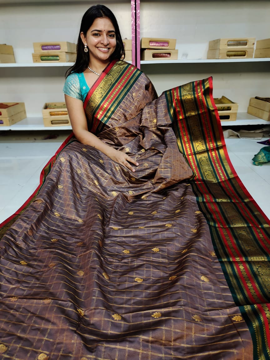 Gadwal offer sarees