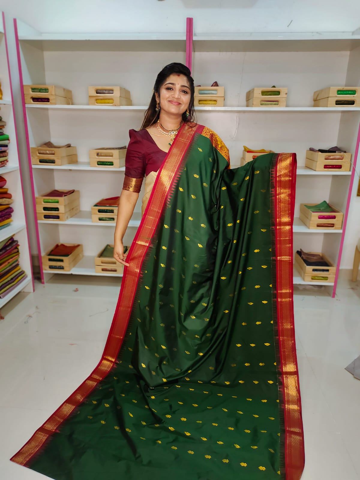 క్లియరెన్స్ సేల్ గద్వాల్