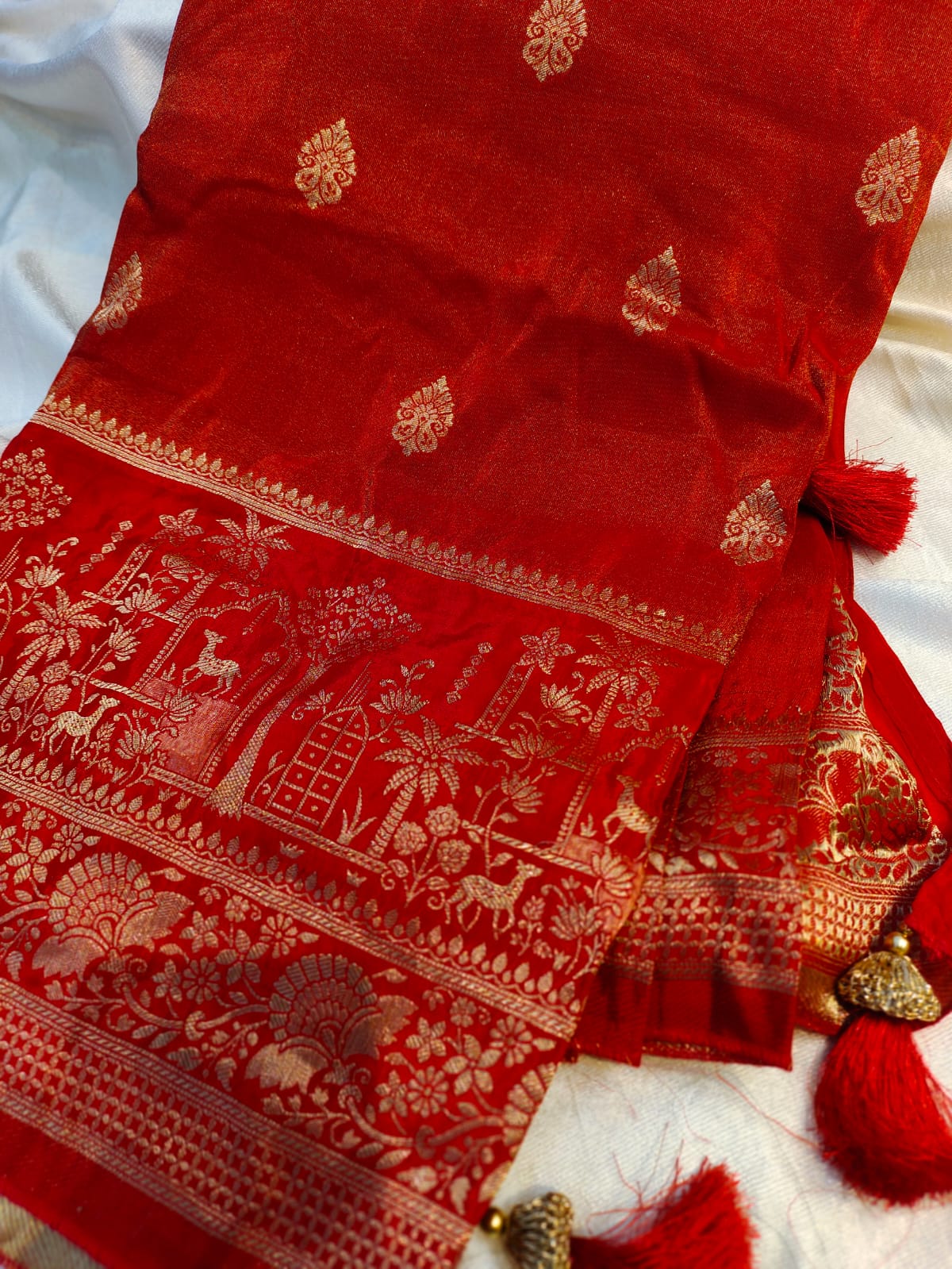 Tishu banarasi