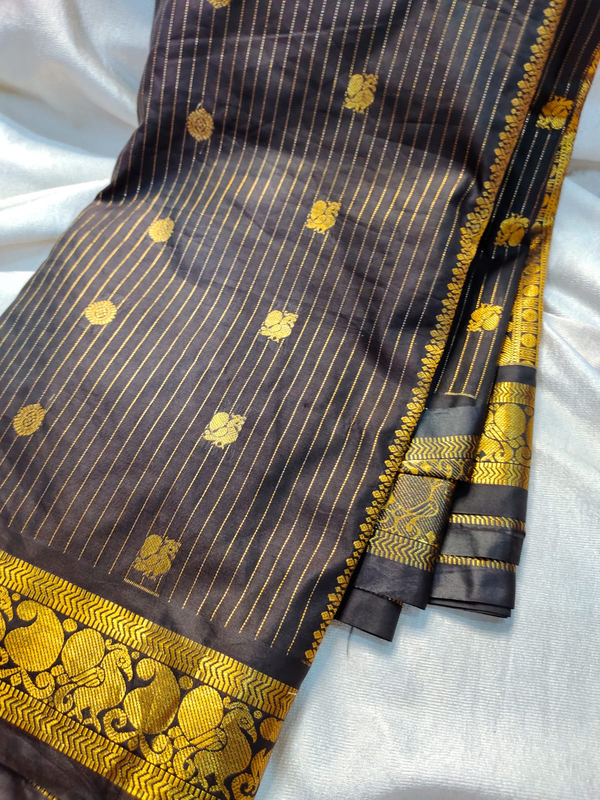 60% offer gadwal saree