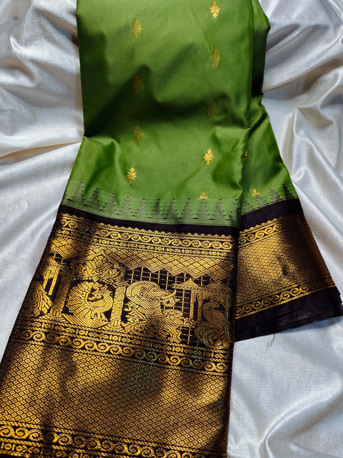 Vitange gadwal silk Saree