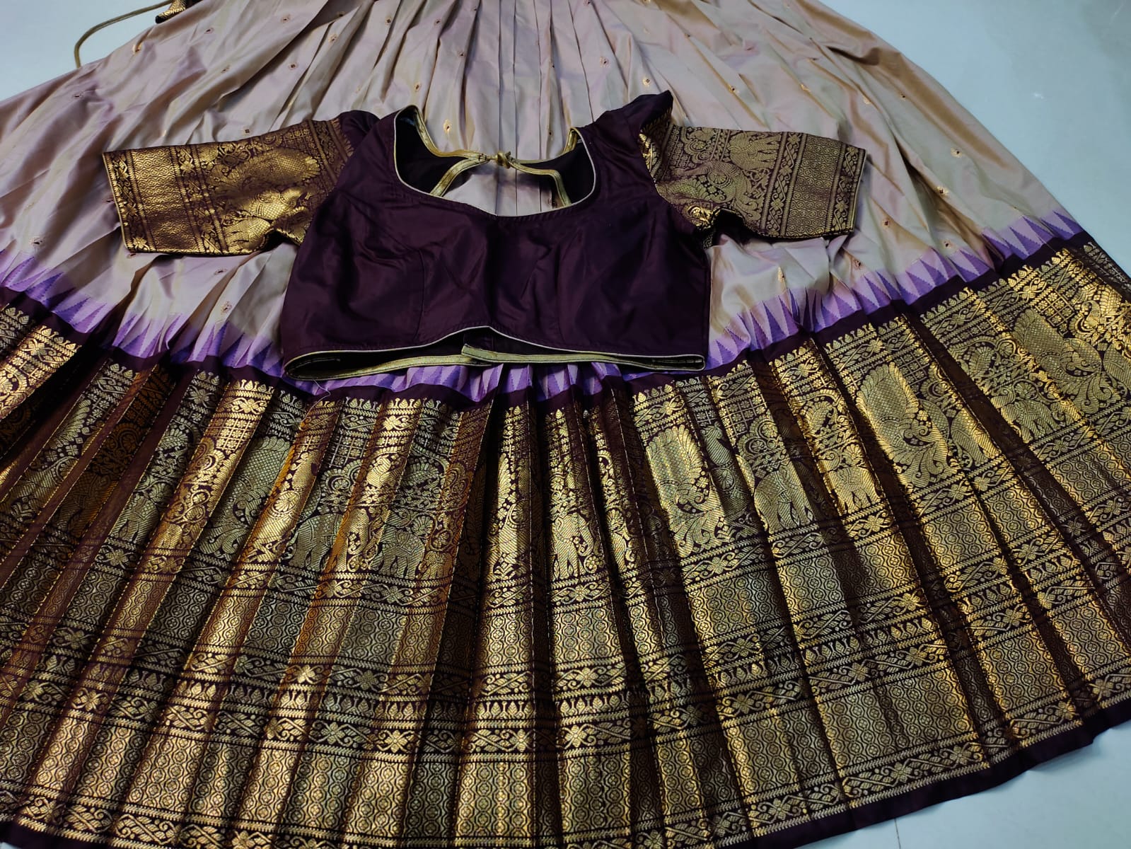 Vintage gadwal lehangas