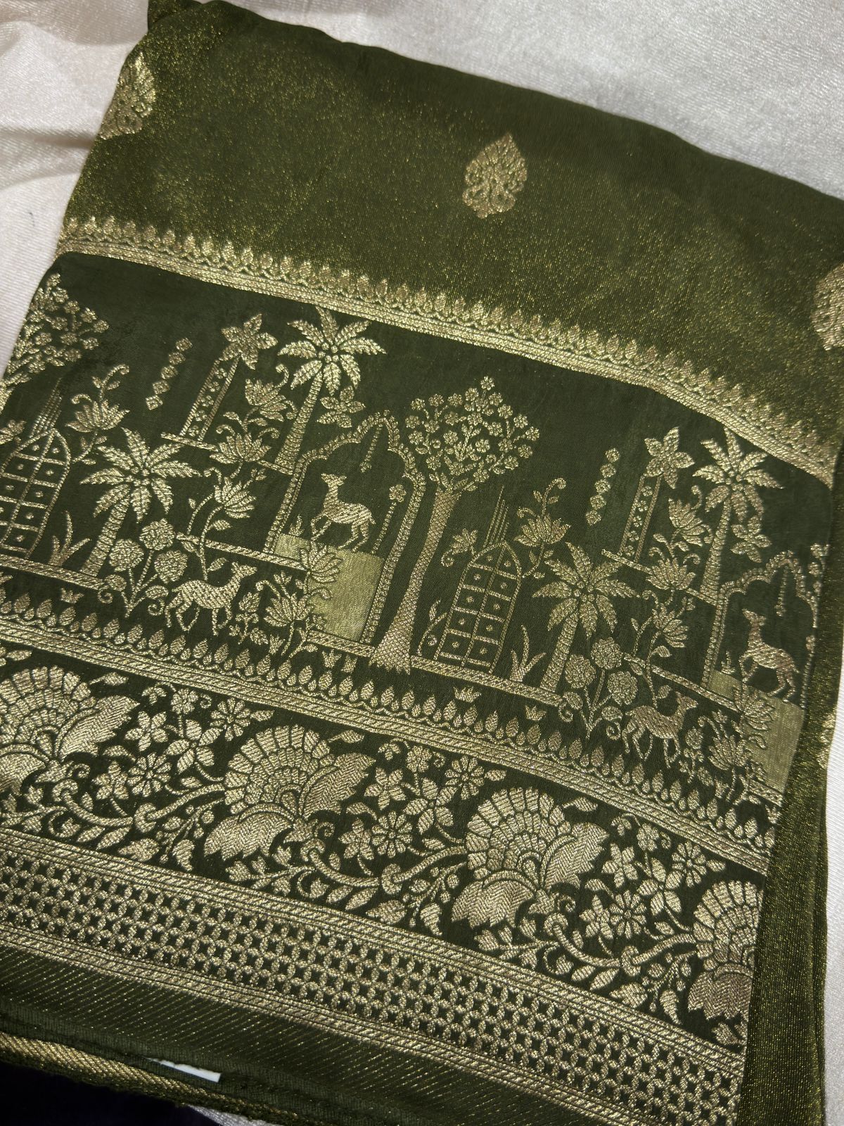 Banarasi tishu