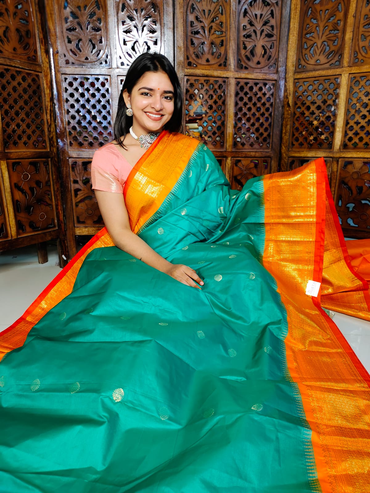 గద్వాల్ క్లియరెన్స్ సేల్