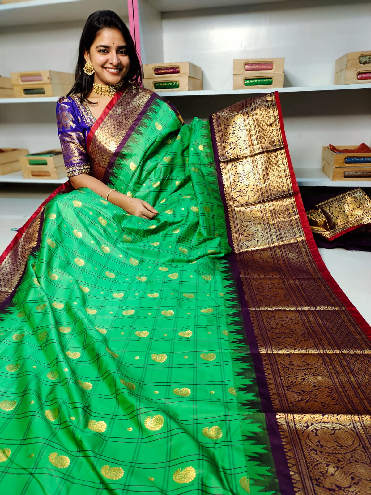 Vitange gadwal silk