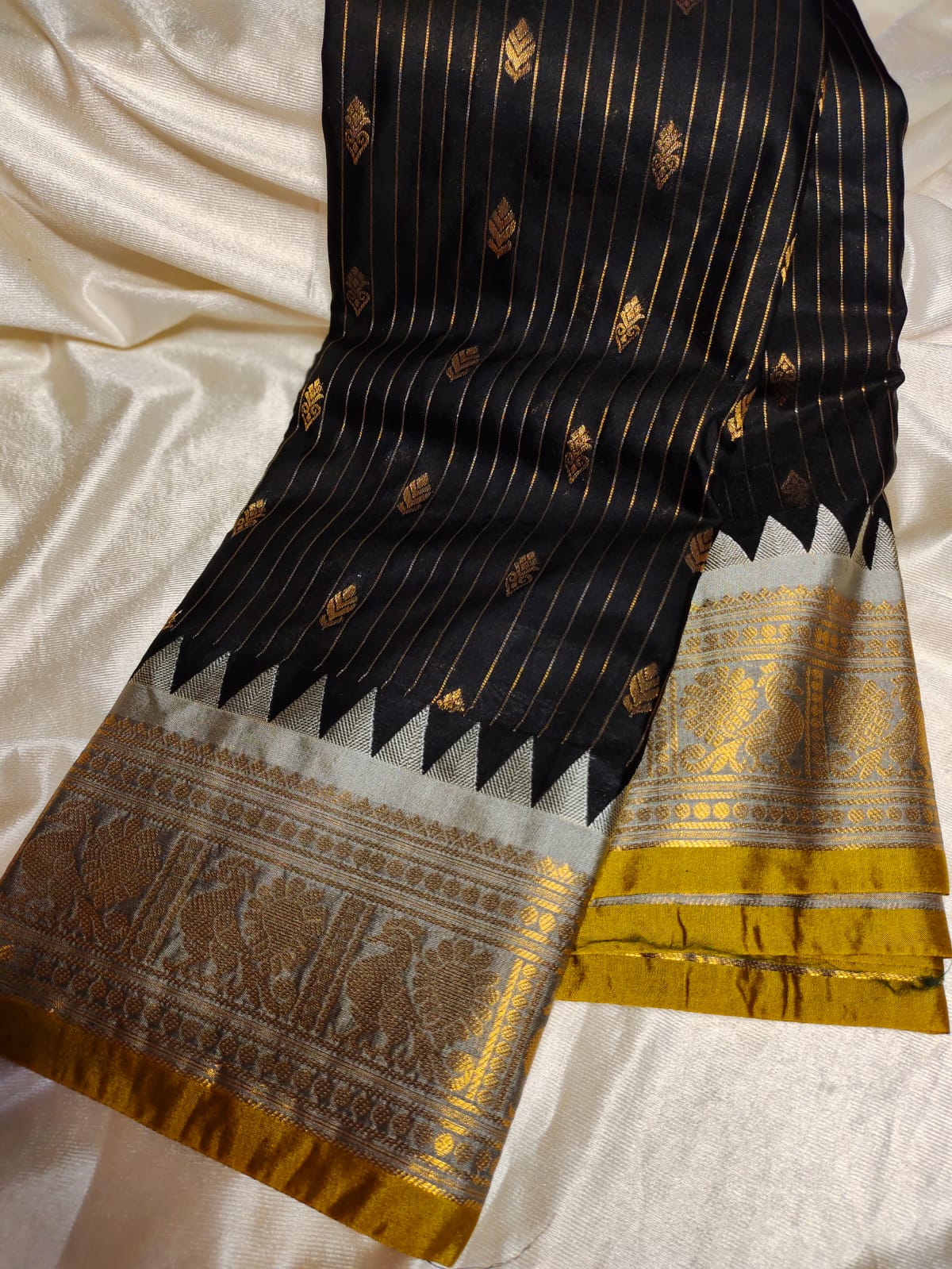 Vitange gadwal silk