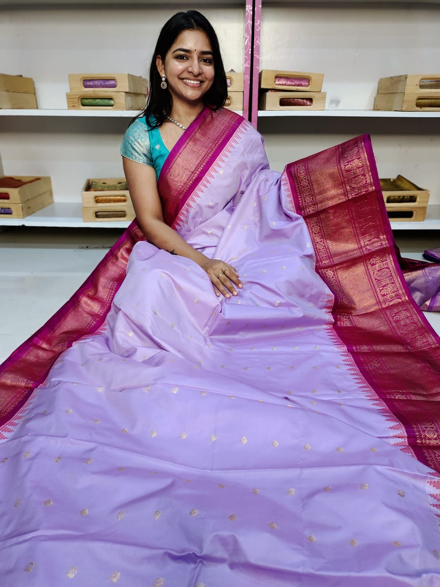 Gadwal offer sarees