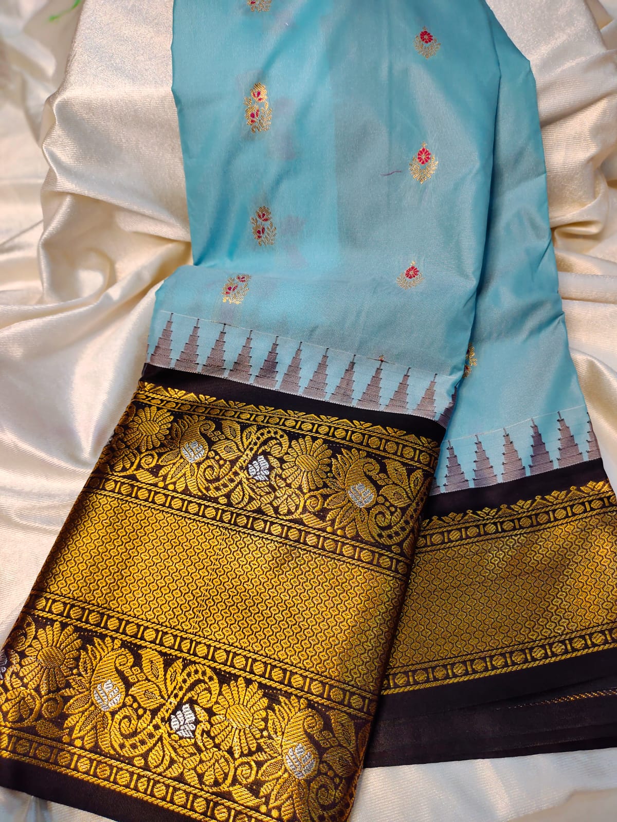Vitange gadwal silk