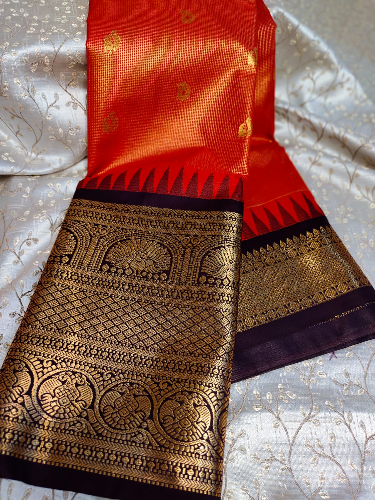 Premium vitange gadwal silk sarees