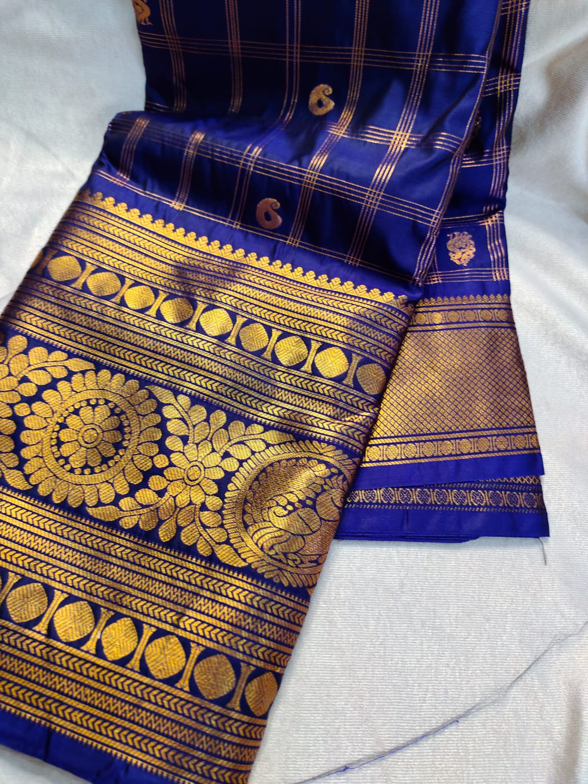 Vintage valli gadwal