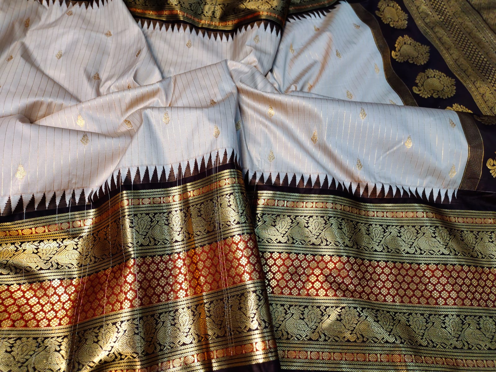 Vintage valli gadwal
