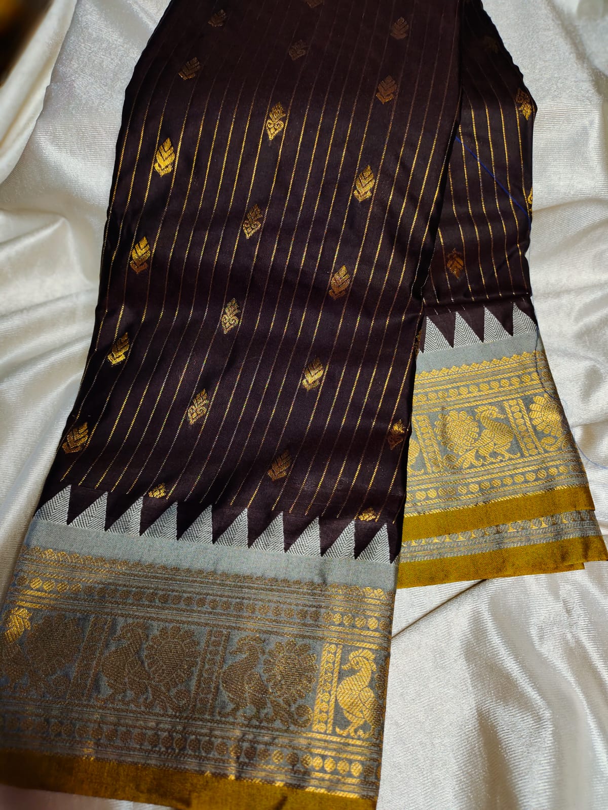 Vitange gadwal silk