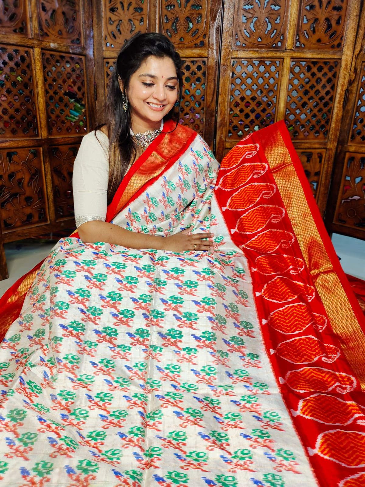 50% offer ikkat pattu sarees 
Silk mark certified