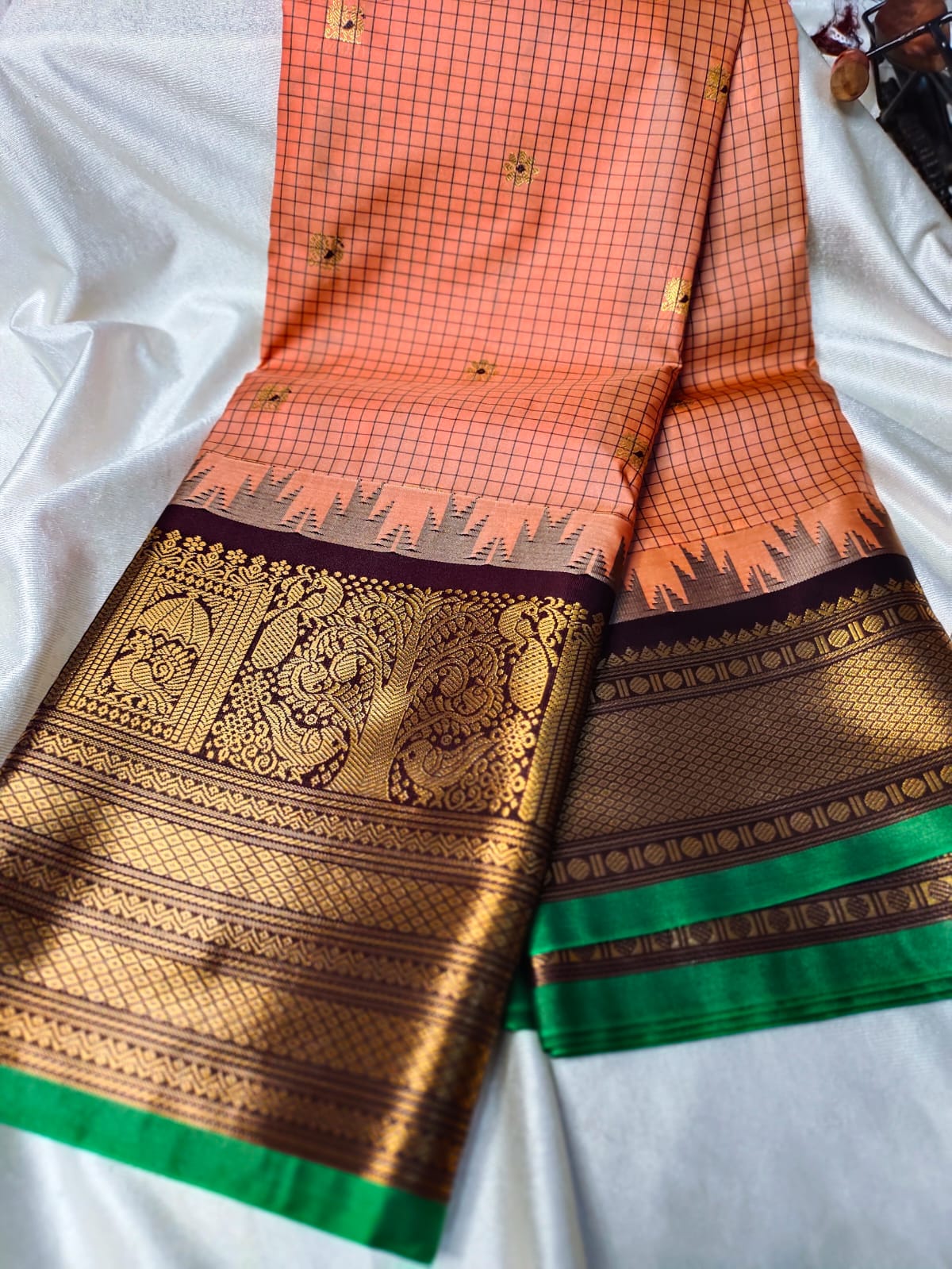 Vitange gadwal silk