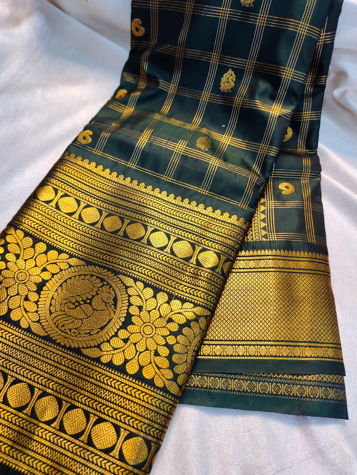 Vintage valli gadwal