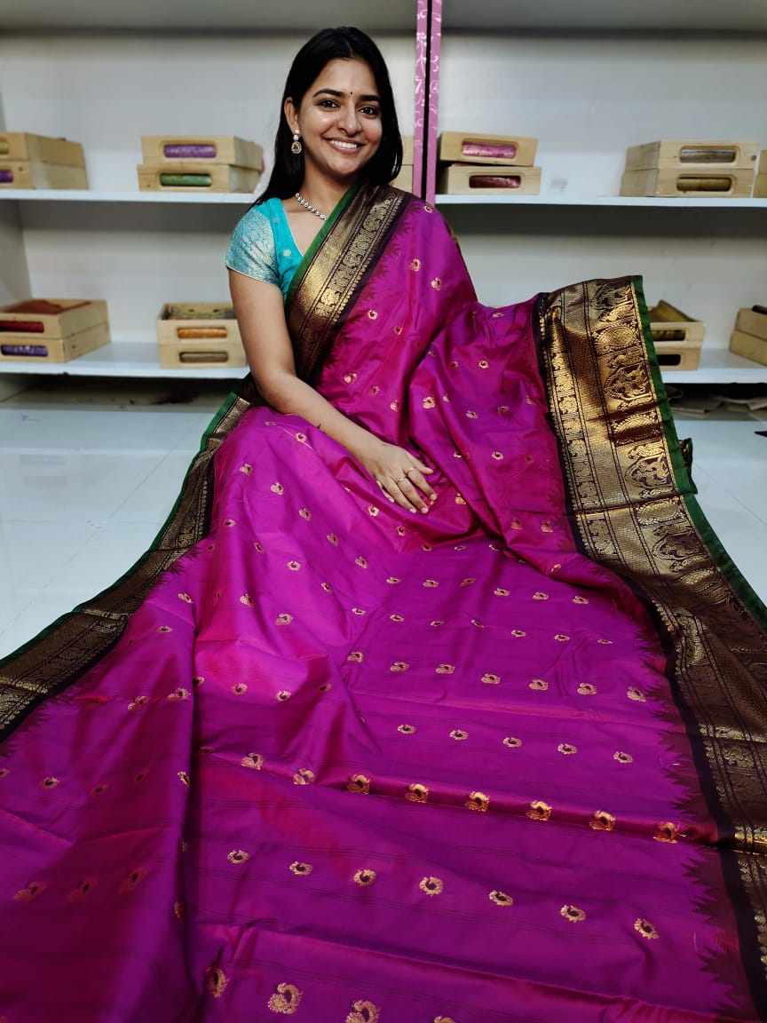 Gadwal offer sarees