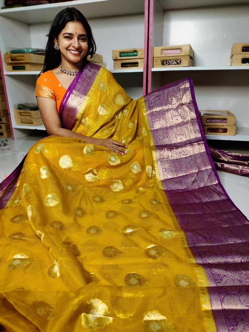 దీపావళికి చీరలు ఆఫర్ చేయండి