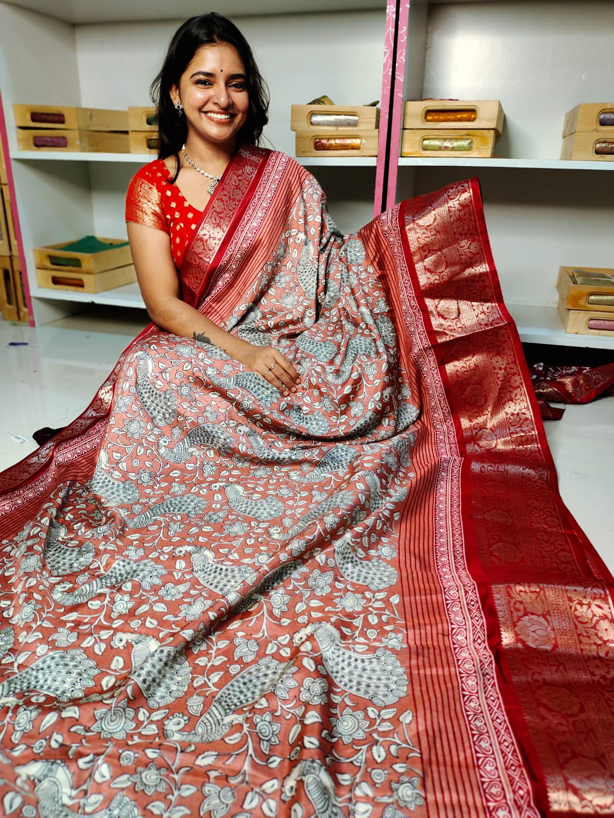 దీపావళికి చీరలు ఆఫర్ చేయండి