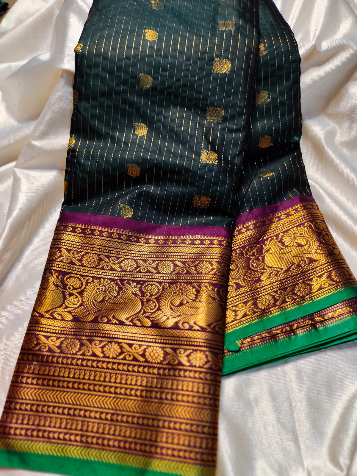 Vitange gadwal silk Saree