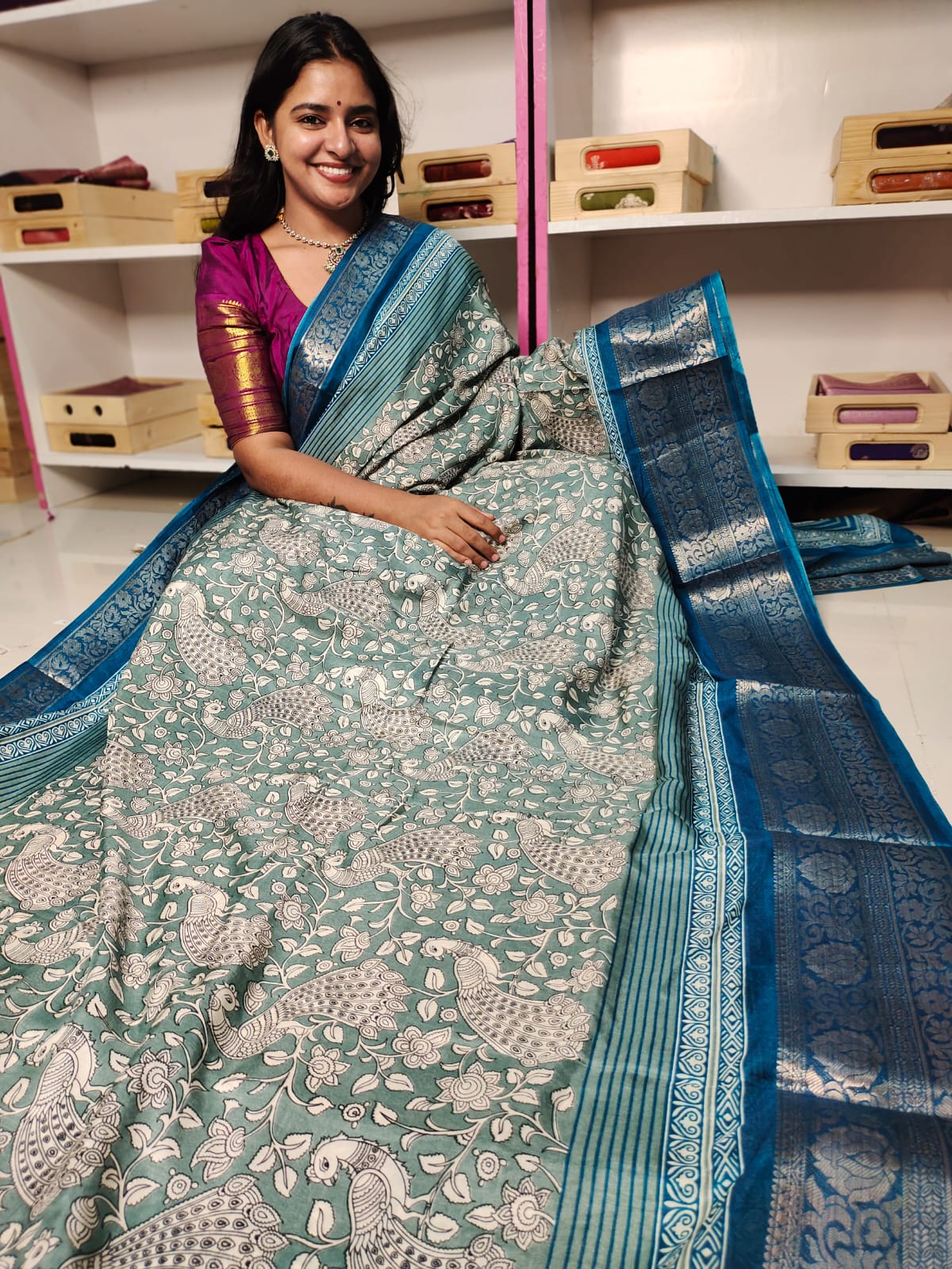 దీపావళికి చీరలు ఆఫర్ చేయండి