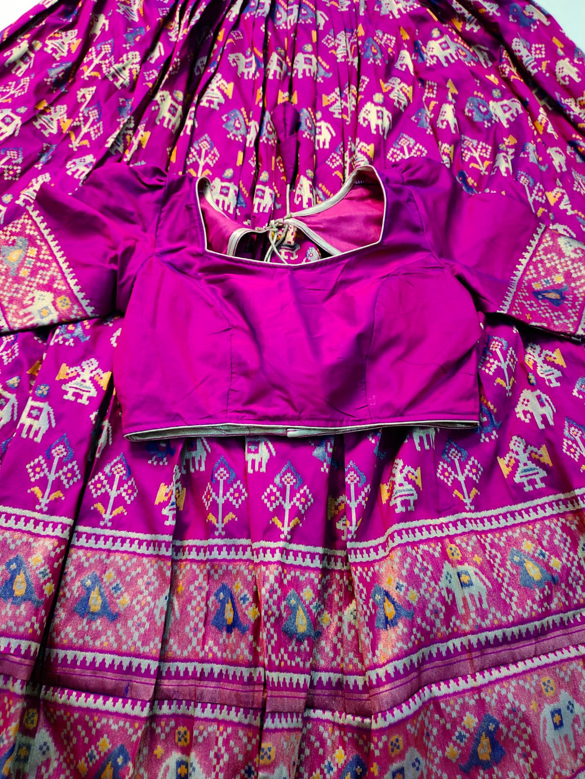 Patola lehangas