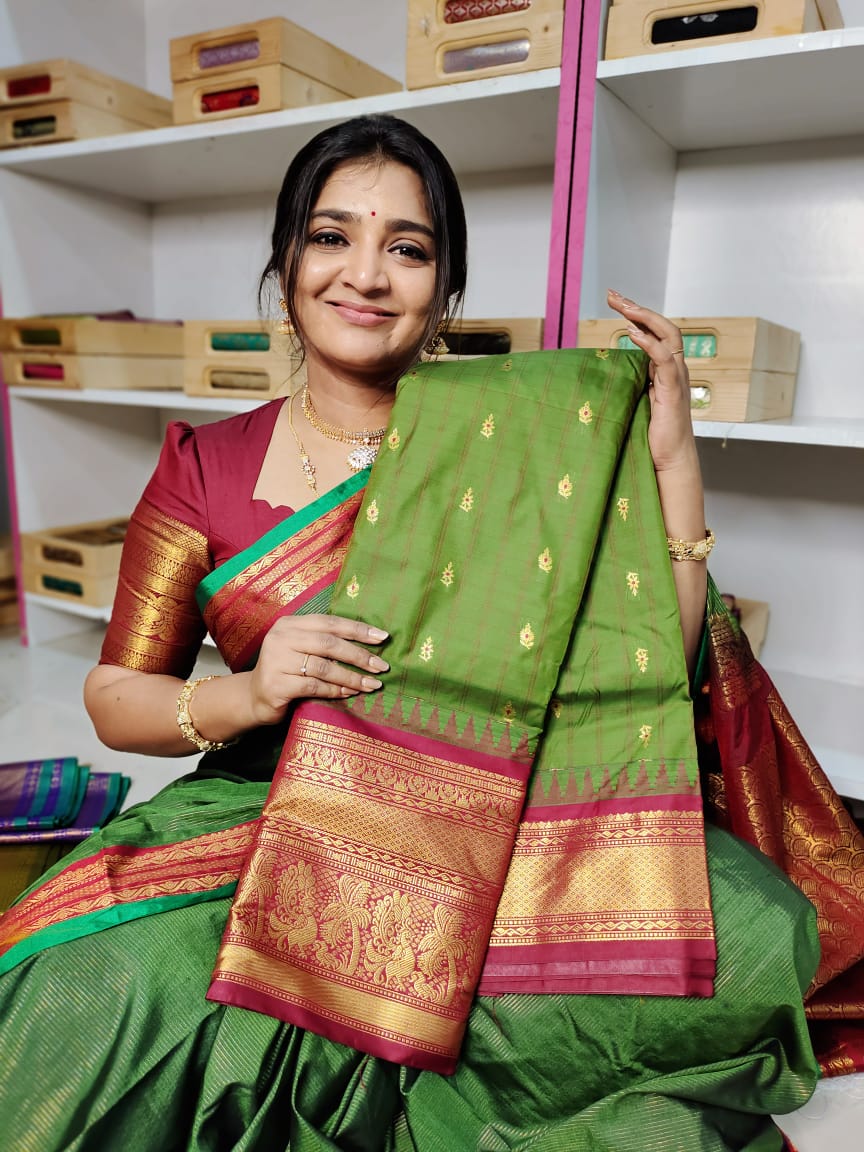 గద్వాల్ సిల్క్ సారె