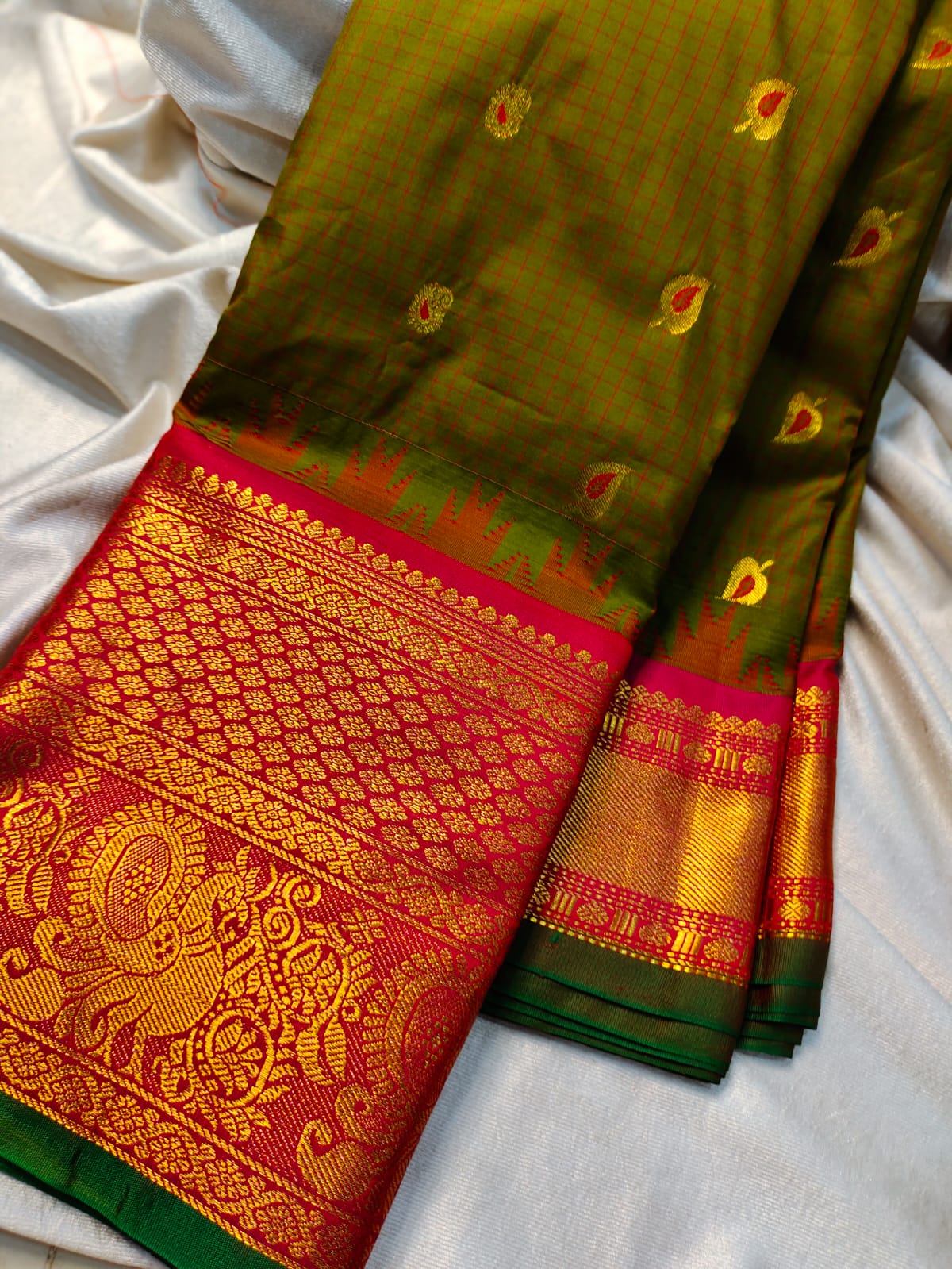 60% offer gadwal sarees