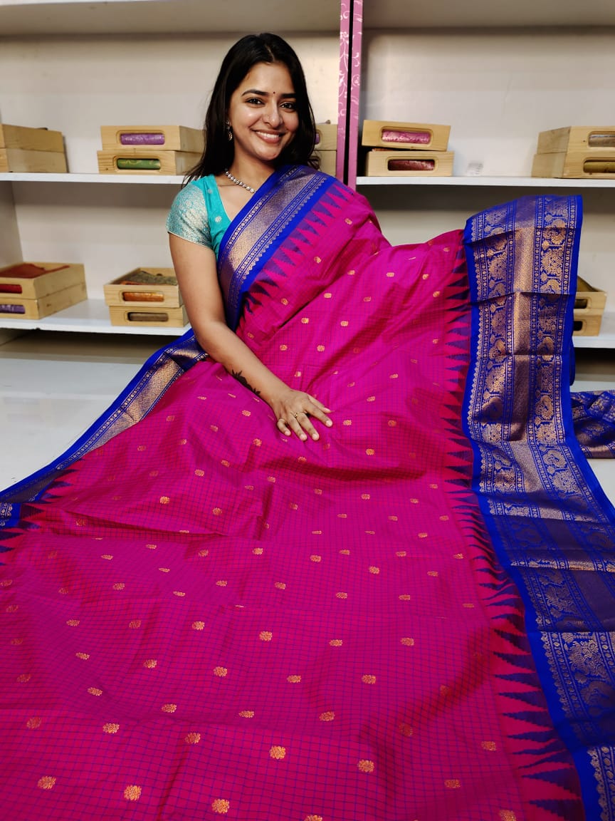 Gadwal offer sarees