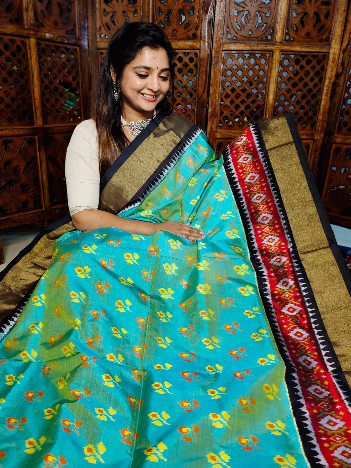 50% offer ikkat pattu sarees 
Silk mark certified
