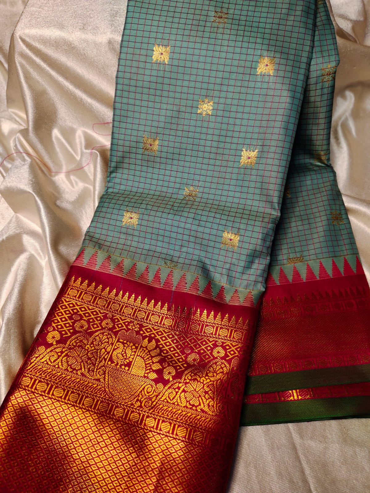 Vitange gadwal silk