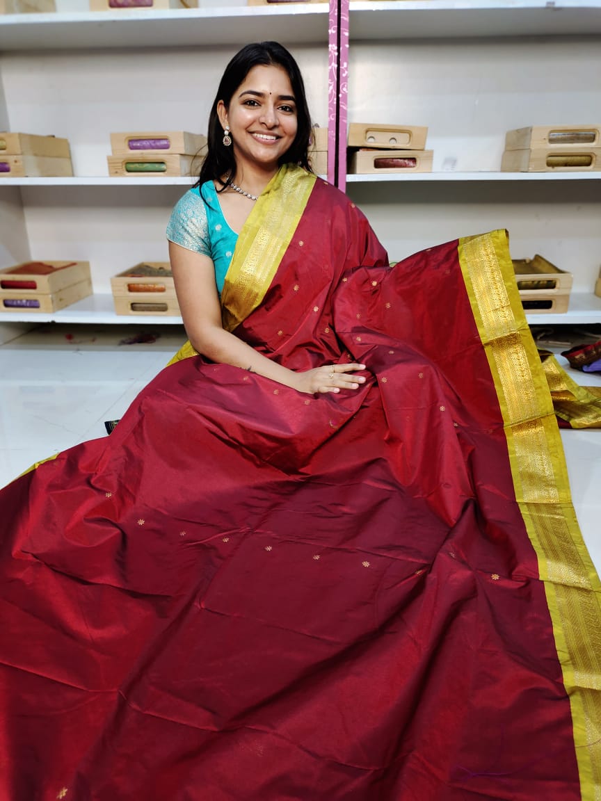 Gadwal offer sarees