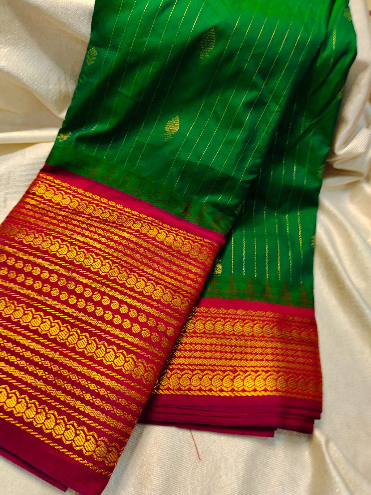 60% offer gadwal saree
