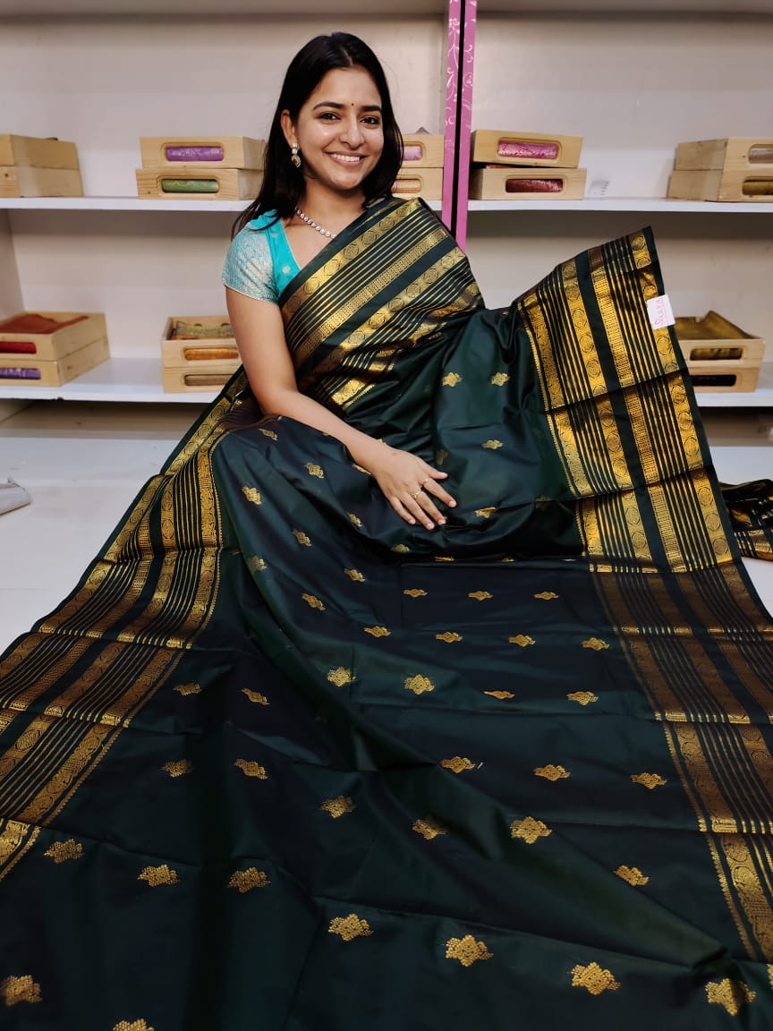 Gadwal offer sarees