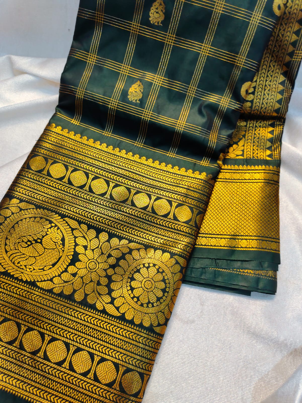 Vintage valli gadwal