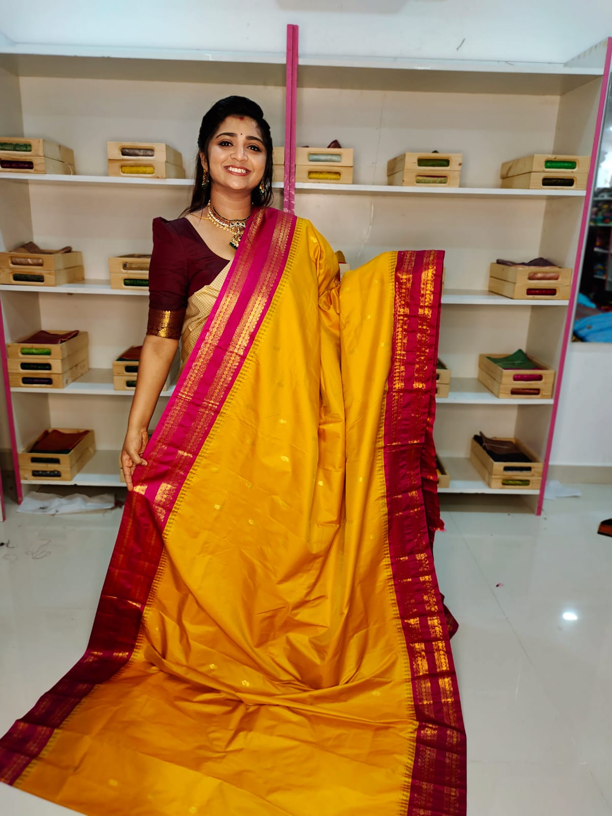 గద్వాల్ క్లియరెన్స్ సేల్