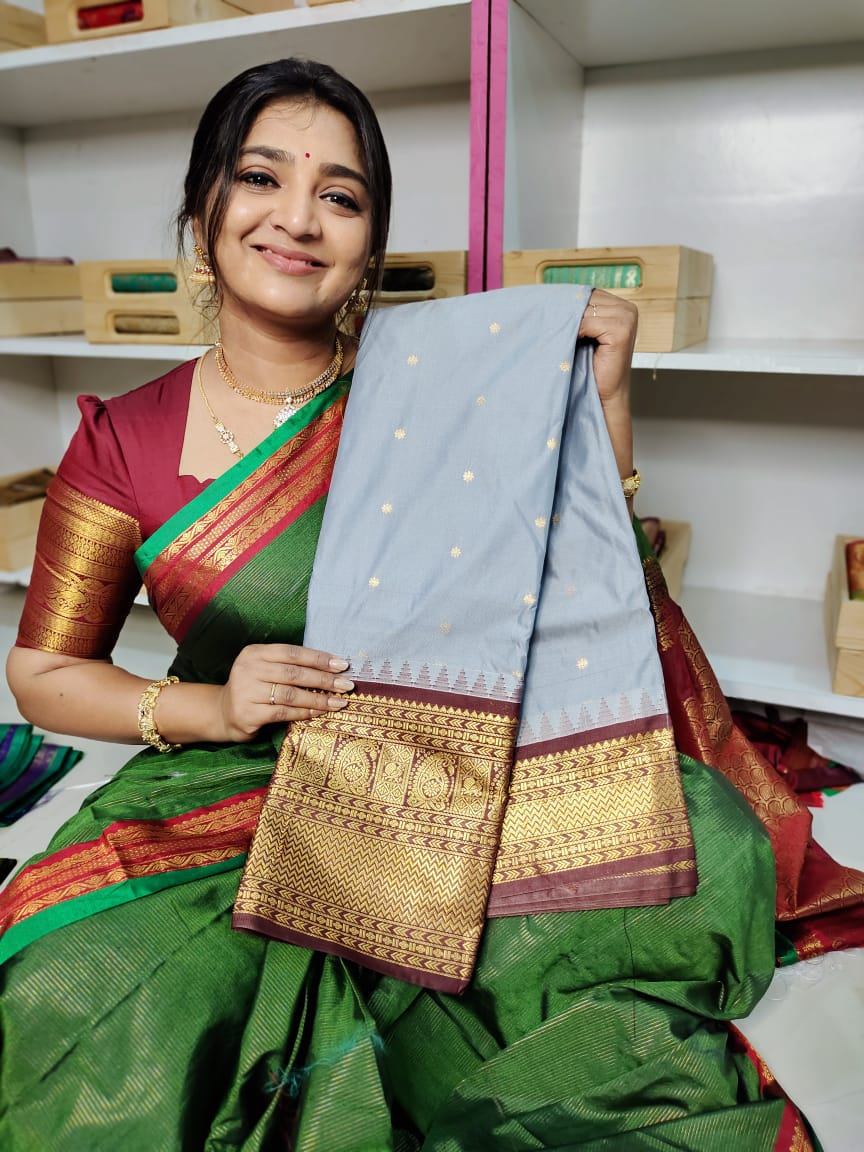 గద్వాల్ సిల్క్ సారె