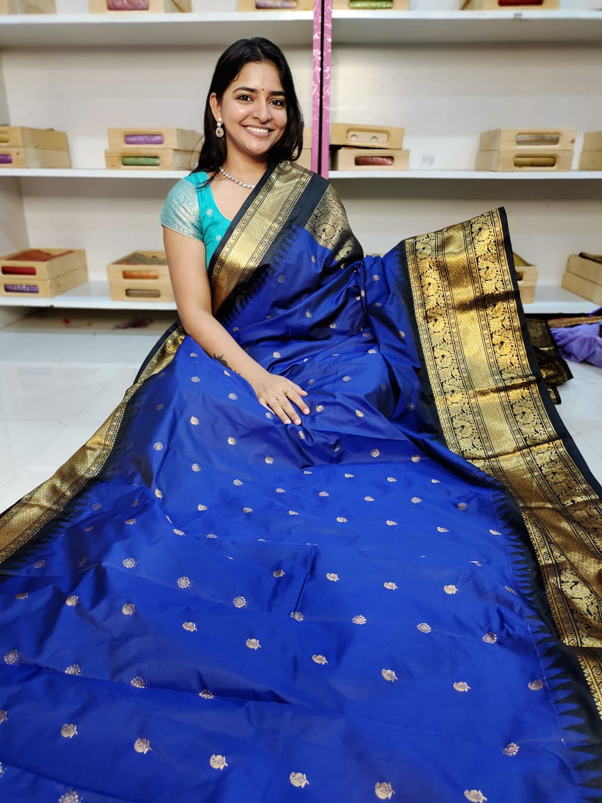 Gadwal offer sarees