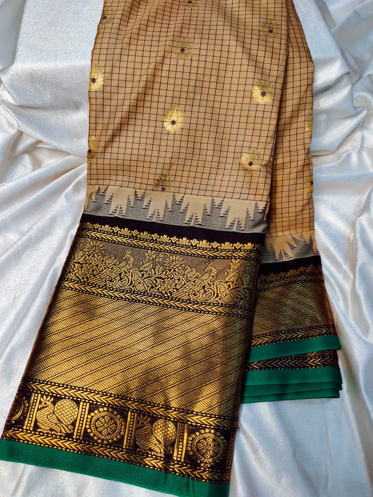 Vitange gadwal silk