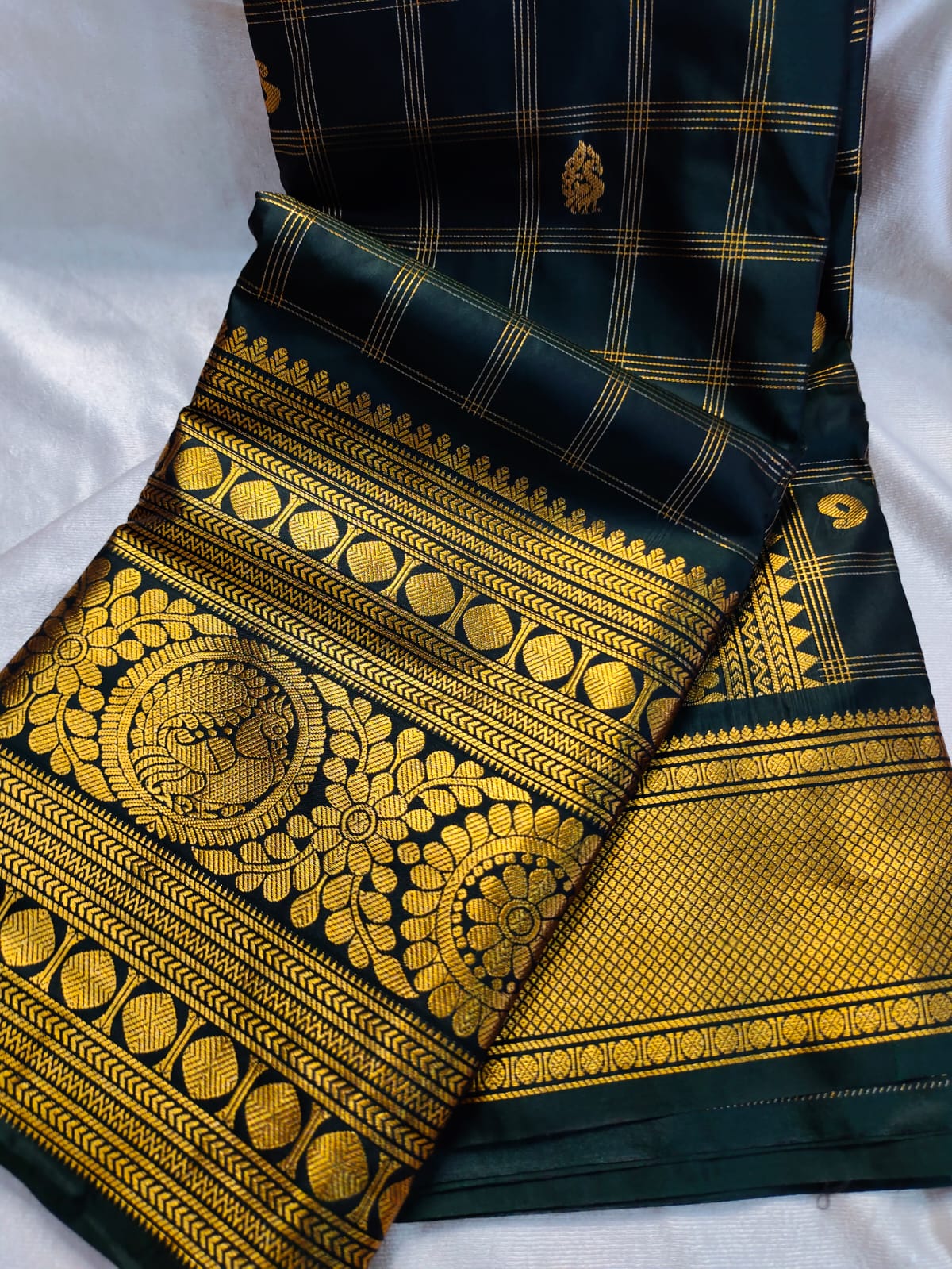 Vintage valli gadwal