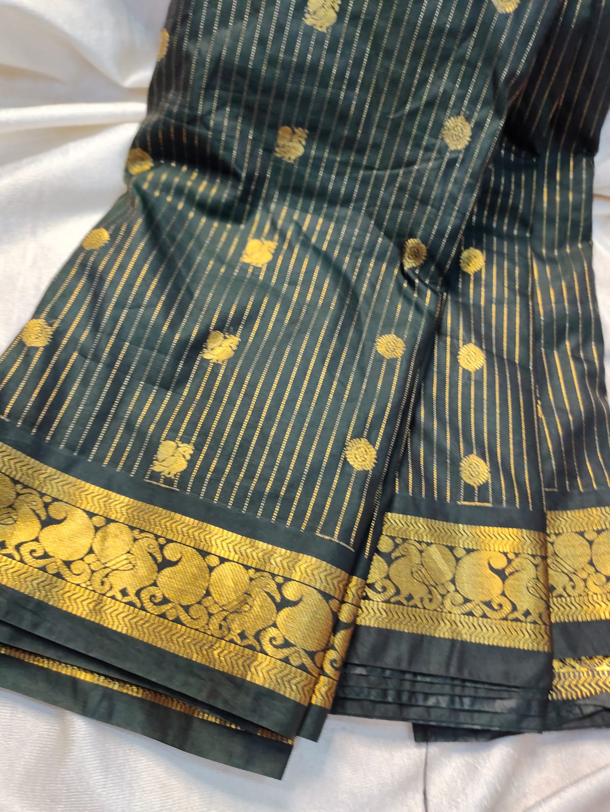 60% offer gadwal saree