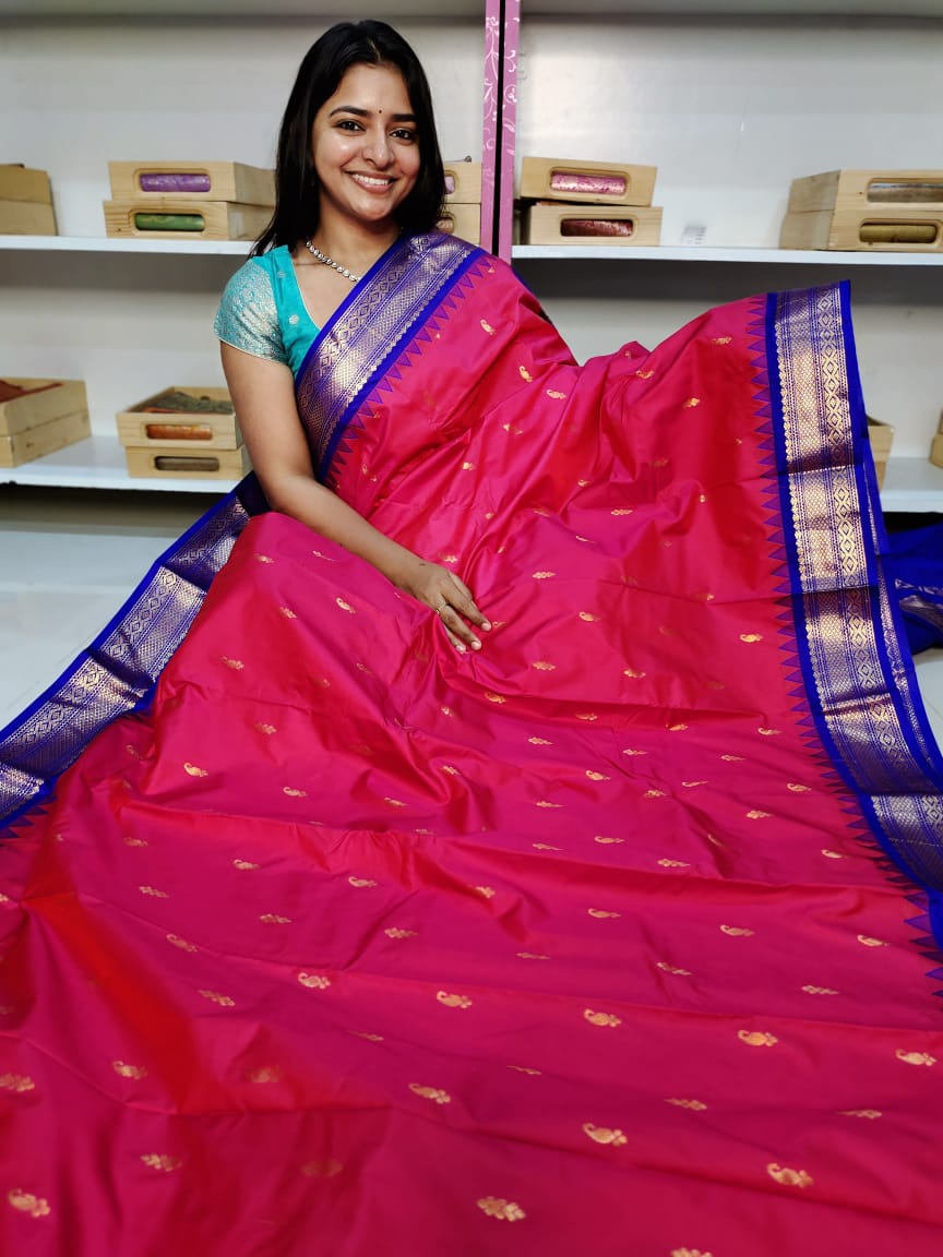 Gadwal offer sarees