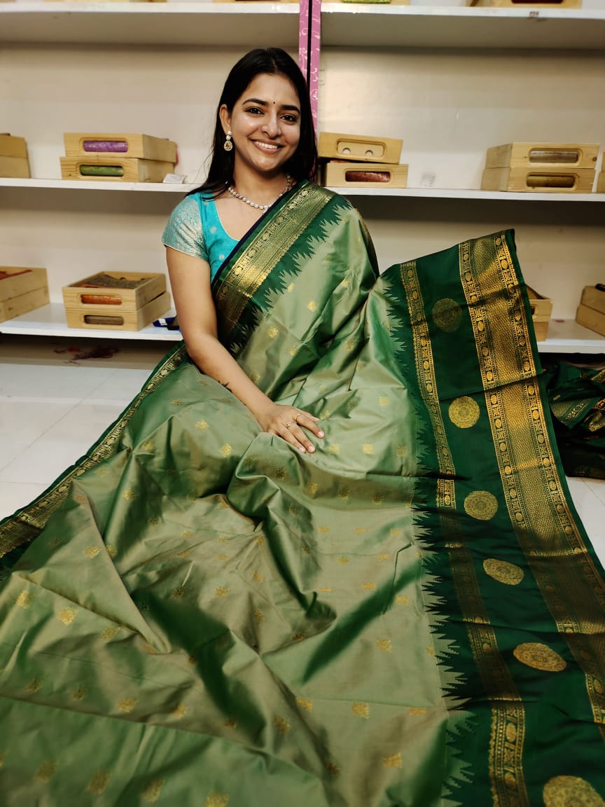 Gadwal offer sarees