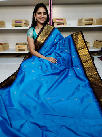 Gadwal offer sarees