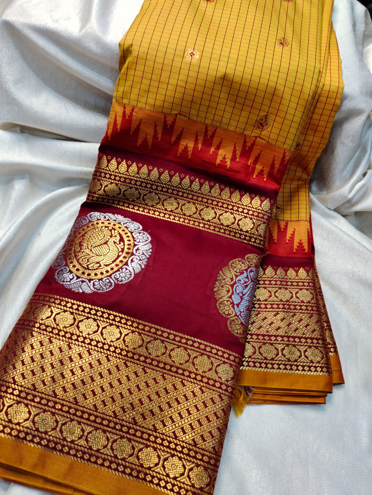 60% offer gadwal sarees