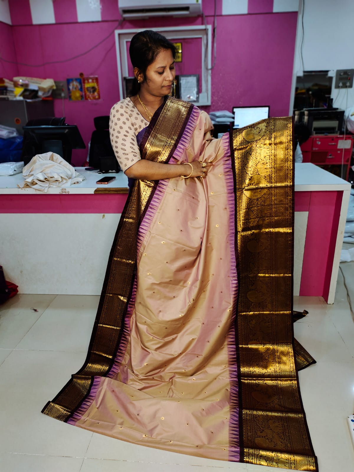 60% offer gadwal saree