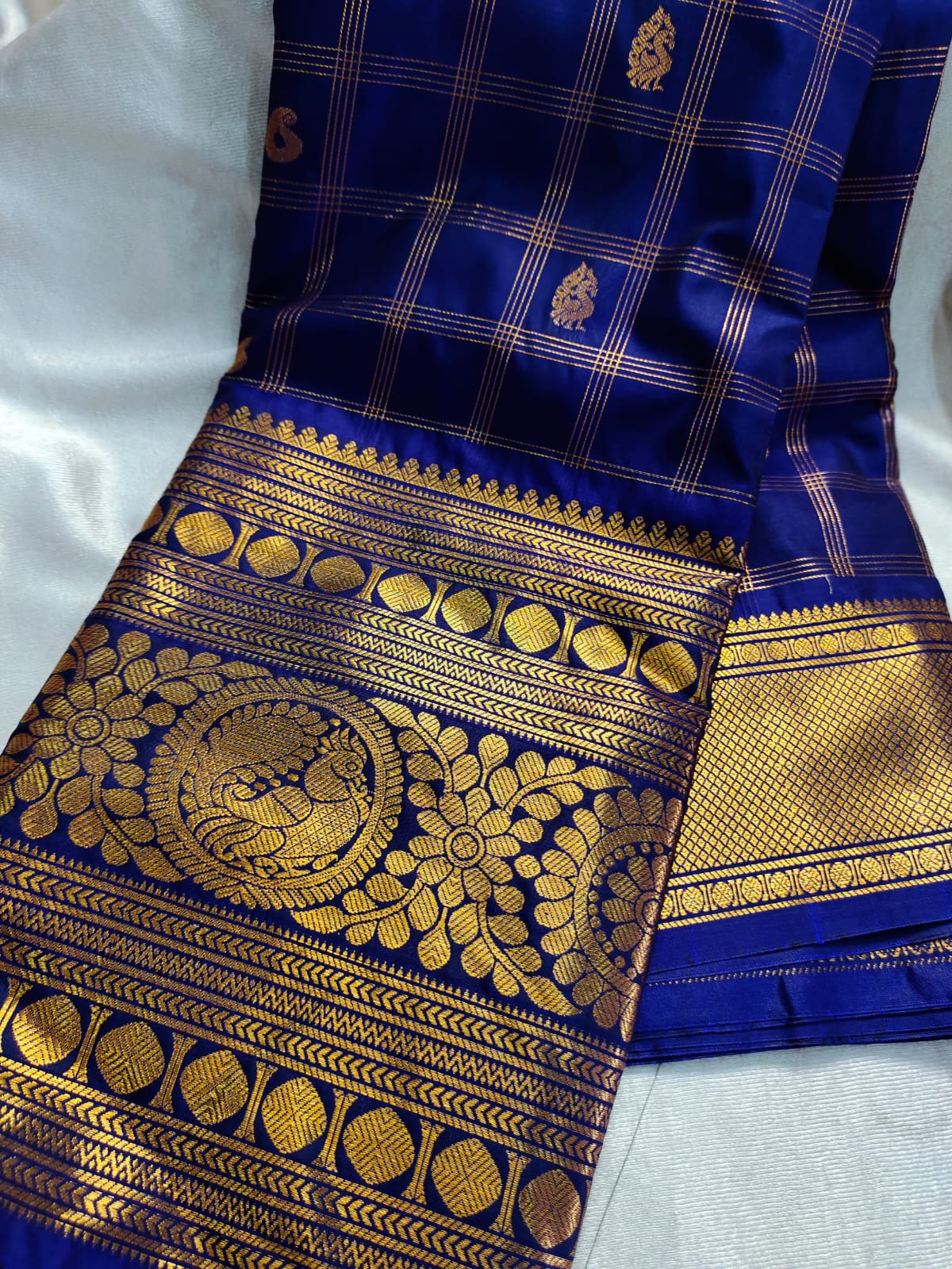 Vintage valli gadwal
