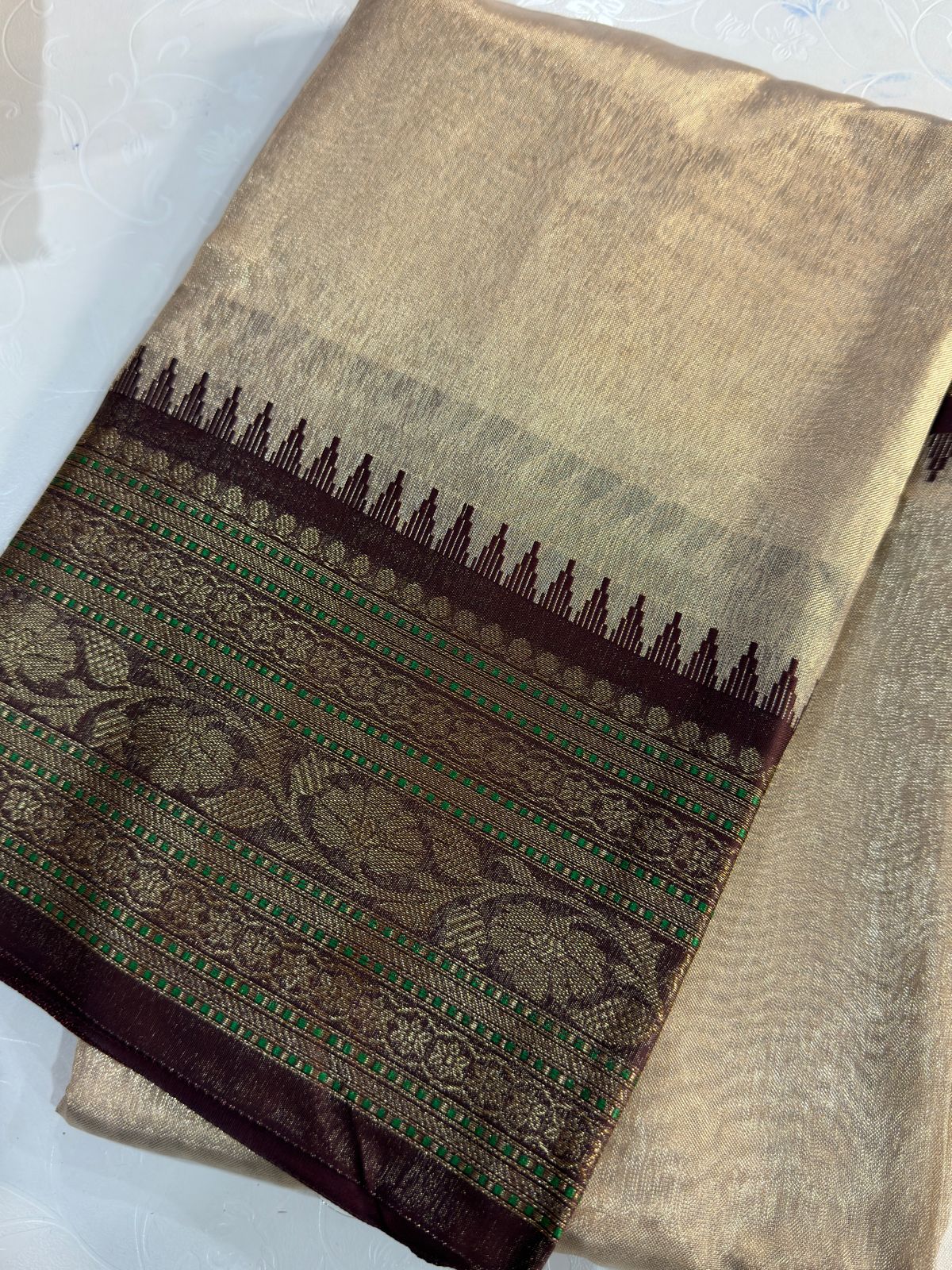 Banarasi tishu