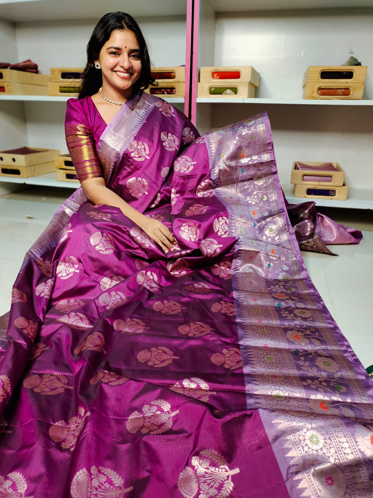 దీపావళికి చీరలు ఆఫర్ చేయండి